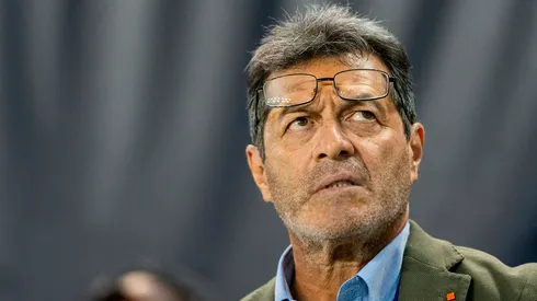 Hugo Pérez fue atacado por un equipo de El Salvador.