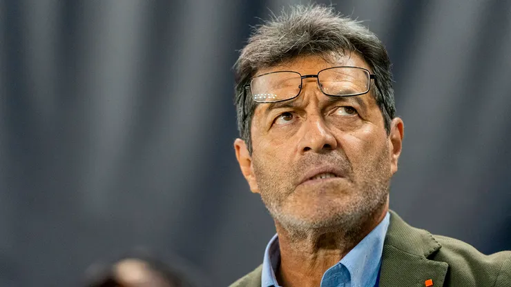 Hugo Pérez fue atacado por un equipo de El Salvador.