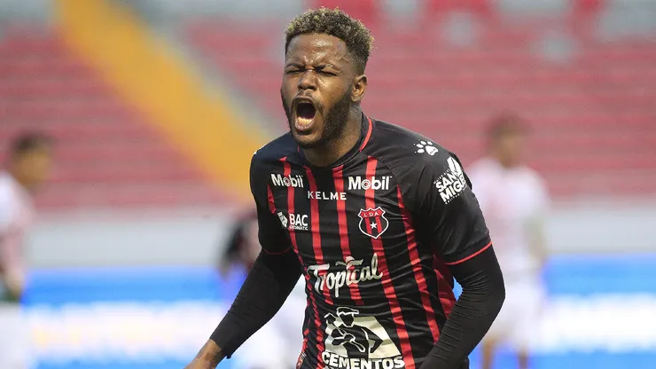 Freddy Góndola afirmó que la está pasando mal en Alajuelense (La Nación)