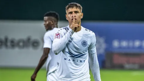 Anthony Contreras hizo un doblete en el futbol de Letonia (Riga)