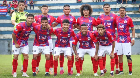 Futbolista de FAS desactiva su cuenta de Facebook tras lluvia de críticas