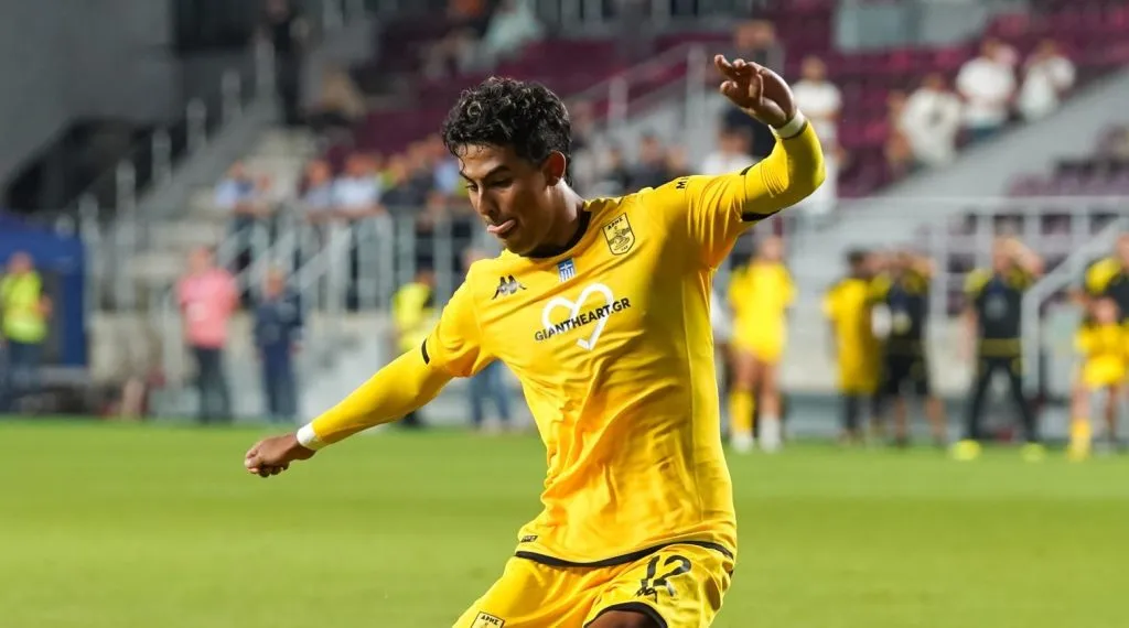 Álvaro Zamora no está jugando en el Aris Salónica.