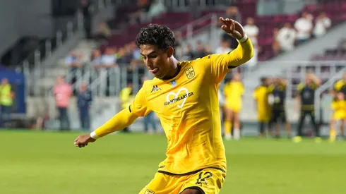 Álvaro Zamora no está jugando en Aris Salónica.