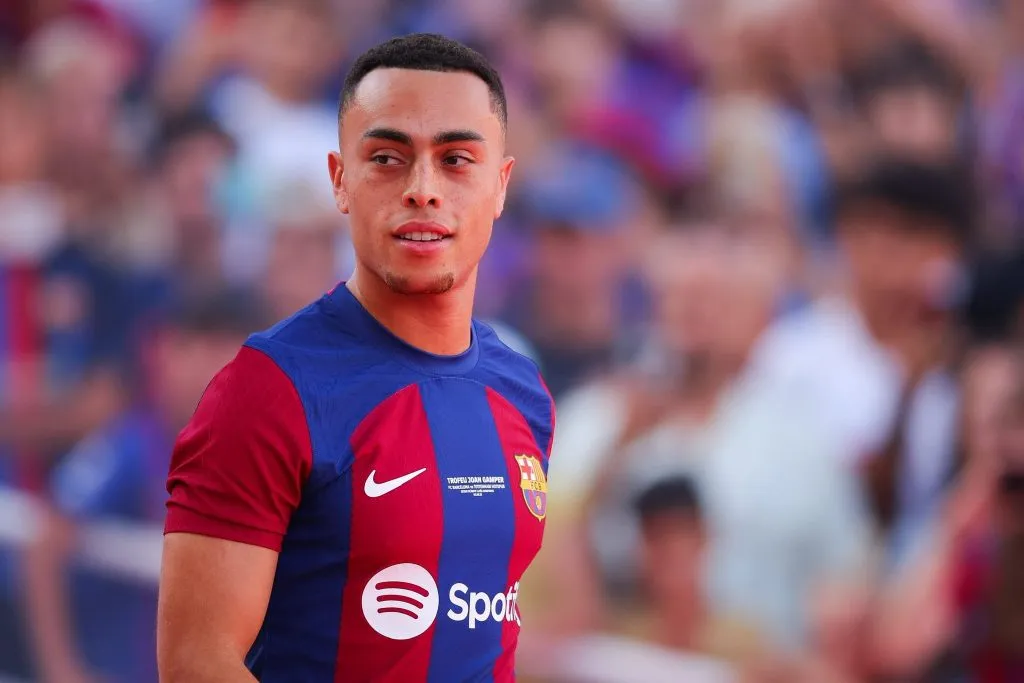 Sergiño Dest con el FC Barcelona