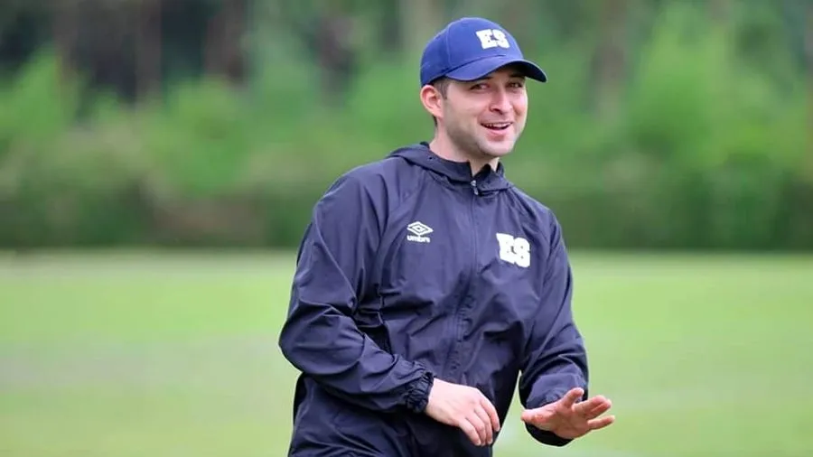 Gerson Pérez no tiene más contrato con El Salvador.