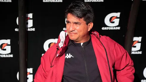 El técnico de Saprissa elogia a Michael Chirinos (La Nación)