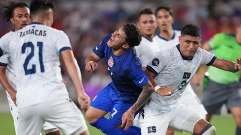 Casi deja el fútbol y es jugador de la selección de El Salvador.