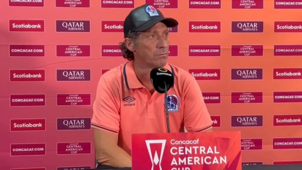 Pedro Troglio habló en conferencia de prensa.