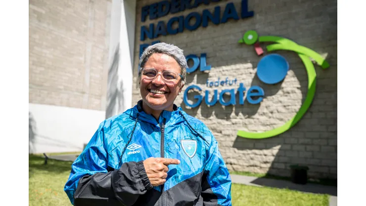 La costarricense Karla Alemán, nueva entrenadora de la selección femenina de fútbol de Guatemala, durante una entrevista con EFE el 8 de febrero de 2023 en Ciudad de Guatemala (Guatemala). EFE/Esteban Biba