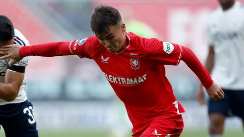 Manfred Ugalde fue la figura del Twente en su derrota.