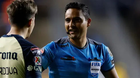 Saíd Martínez fue atacado por el ex presidente de arbitrajes del fútbol hondureño.