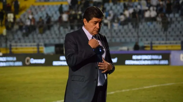 Luis Fernando Tena habló del rendimiento de Guatemala ante El Salvador.
