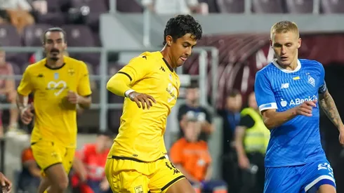 Álvaro Zamora fue titular y marcó para el Aris FC.