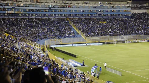 La Federació de El Salvador controlará la venta de bebidas en los estadios.