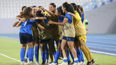 El Salvador aplastó a Honduras asegurando repechaje a la Copa Oro Femenina