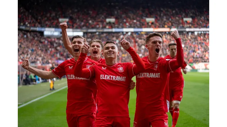 Manfred Ugalde le ganó la partida a Santiago Giménez con Twente y sueña con el liderato