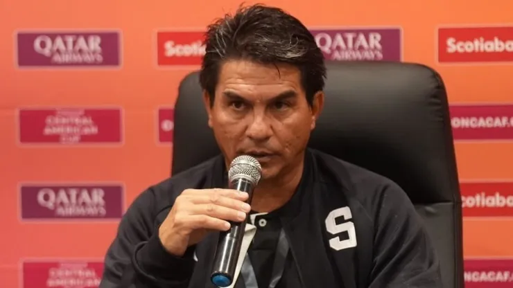 Vadimir Quesada asegura que a los costarricenses y hondureños les falta humildad