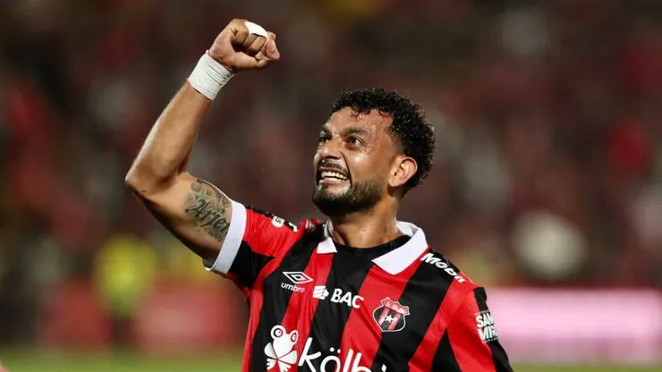 Michael Barrantes habló de las posibilidades que tiene de renovar su contrato en Alajuelense (La Nación)
