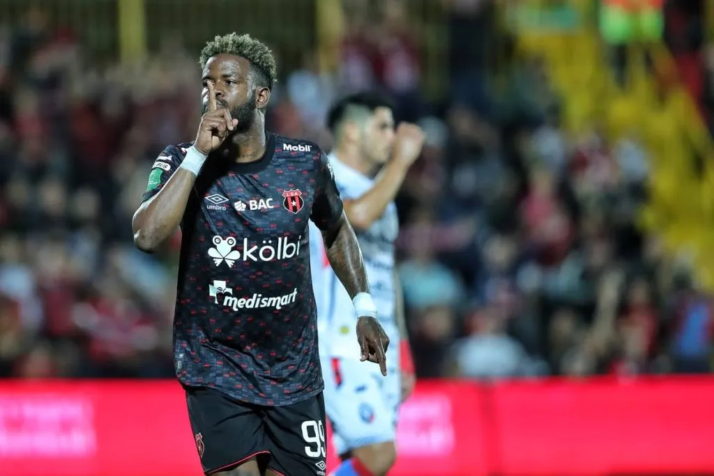 Alajuelense vapuleó a San Carlos por la fecha 5.