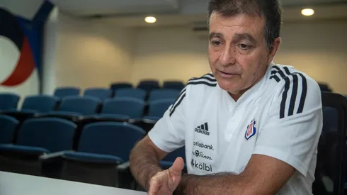 Oficial: la Federación Costarricense de Fútbol tomó una decisión sobre Claudio Vivas