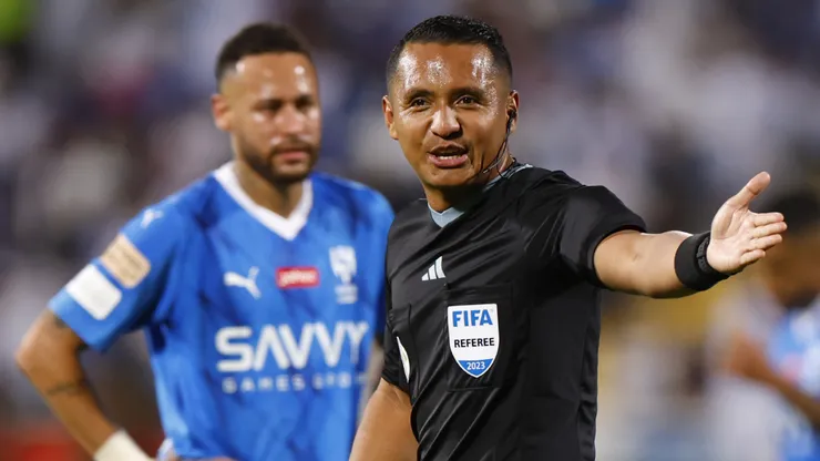 Iván Barton pitó el partido del equipo de Neymar en la Liga de Arabia Saudita (Getty Images)