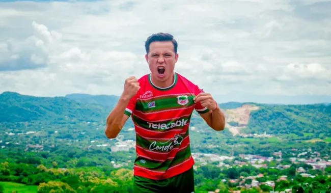 Erick Torres Padilla con Guanacasteca