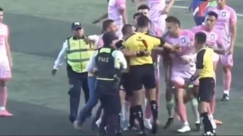 Jugador de la Liga de Guatemala recibe fuerte sanción por agredir a un árbitro (Guatefutbol.com)