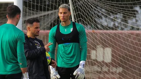 Patrick Sequeira fue movido al banquillo.