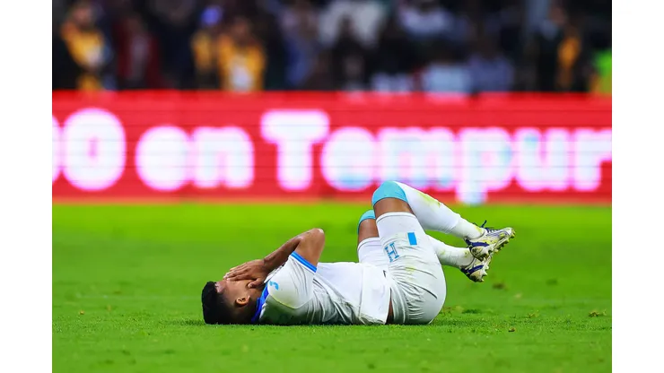 Honduras pierde a otro titular para el duelo ante los ticos.