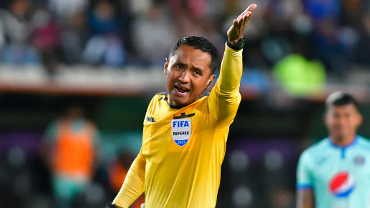 En El Salvador defienden a Iván Barton tras las críticas recibidas (Getty Images)