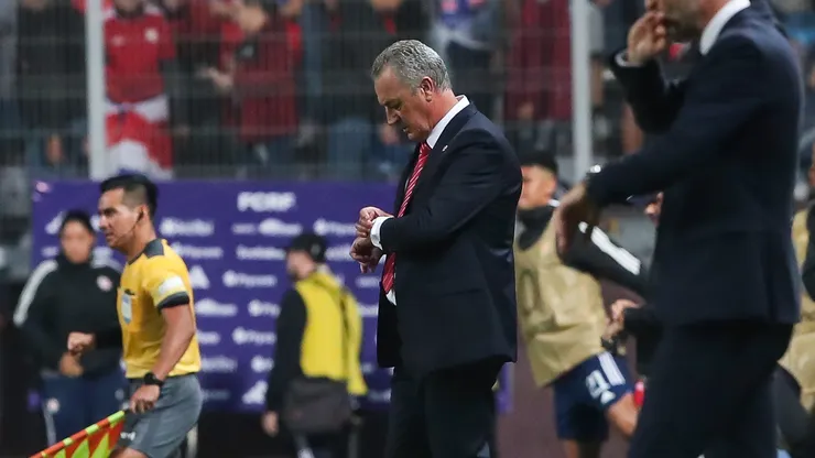 Alfaro se culpó por la goleada recibida