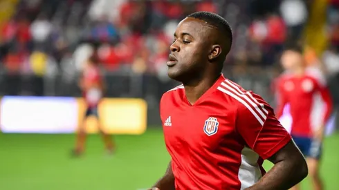 Joel Campbell fue silbado mientras se retiraba del campo.