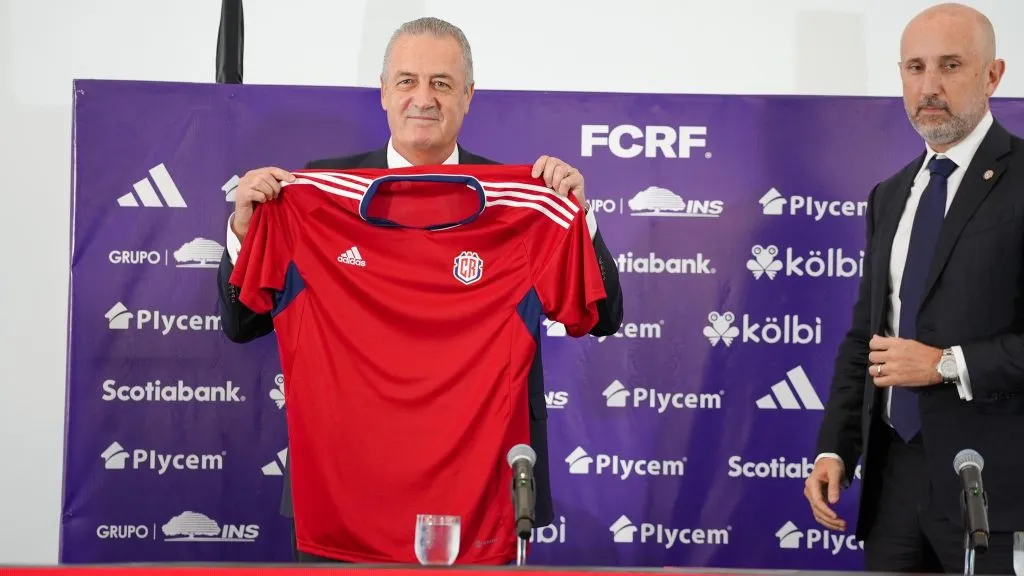 Gustavo Alfaro presentado como nuevo entrenador de Costa Rica