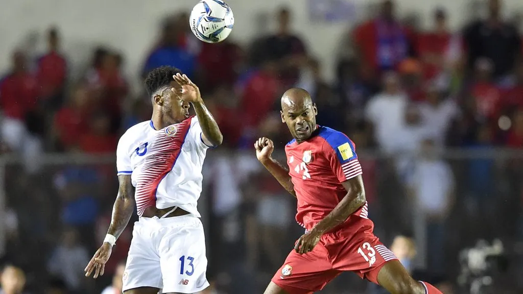 Adolfo Machado enfrentando a Costa Rica (Getty)