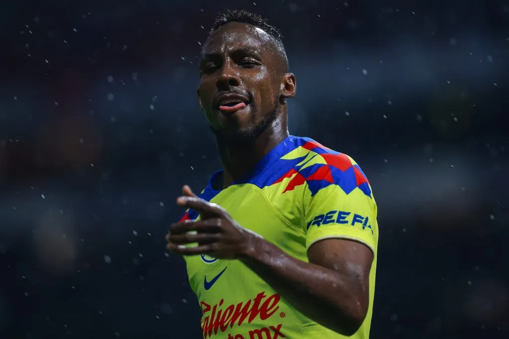 Julián Quiñones jugará para la selección de México. (Photo by Manuel Velasquez/Getty Images)