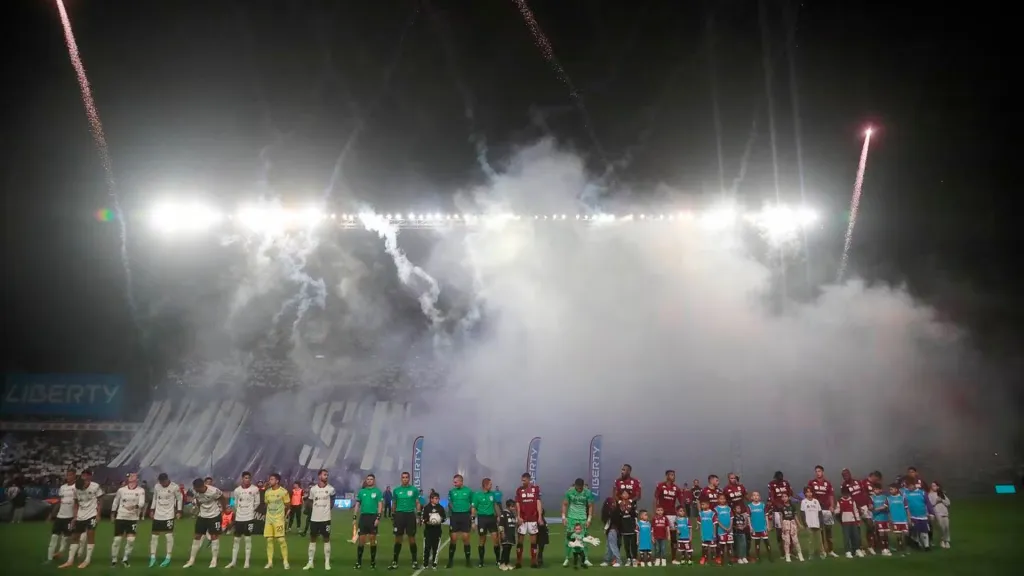 Saprissa terminó venciendo 1-0 a Alajuelense gracias a Fidel Escobar, quien debutó como goleador con una joya para enmarcar. (Foto: Rafael Pacheco Granados / La Nación)