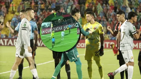 Fernán Faerron y Leonel Moreira se cruzaron duro en la tanda de penales.