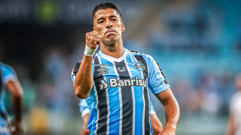 Luis Suárez, festejandu uno de los 550 goles que convirtió en su carrera. (Foto: Gremio)