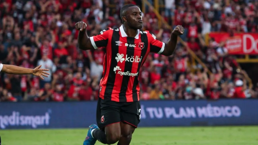 Joel Campbell es el futbolista más valioso de Costa Rica.