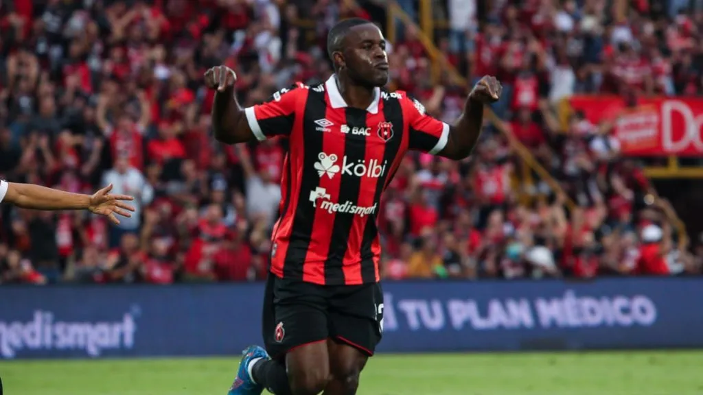 Joel Campbell volvió al fútbol de Costa Rica después de 12 años.