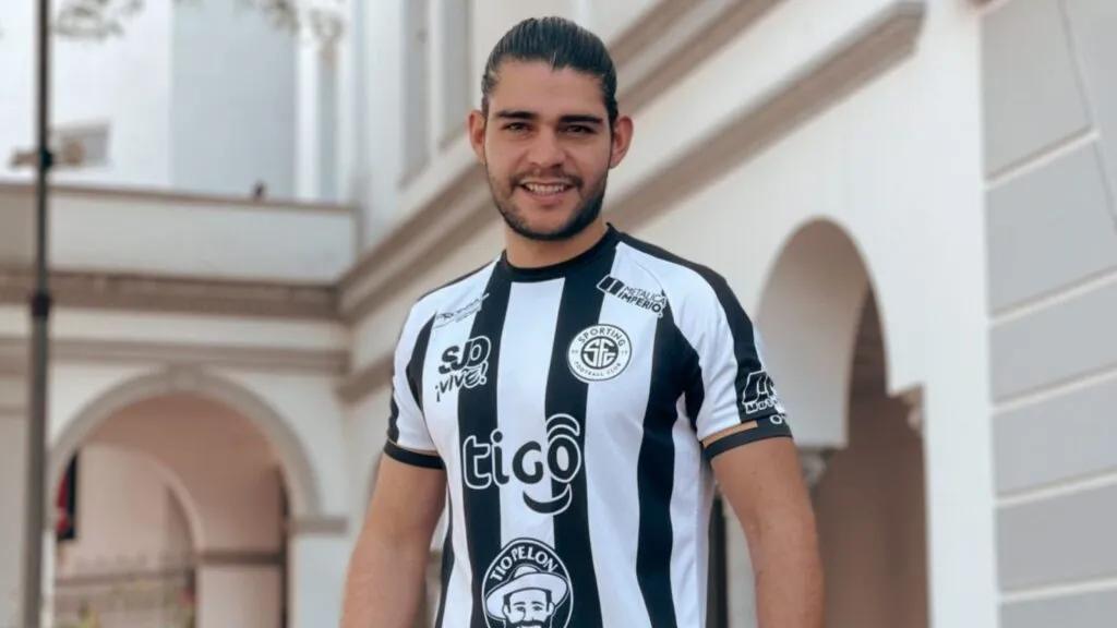 El mexicano llegó en el pasado mercado al Sporting.