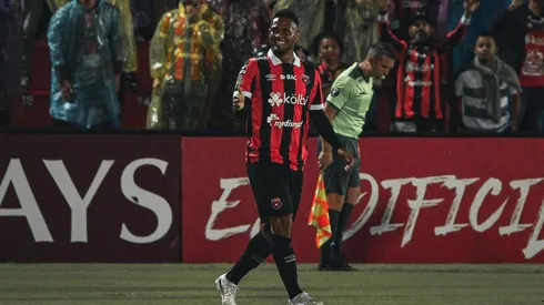 Alex López no se presentó a entrenar en el primer día de la pretempora de la Liga.