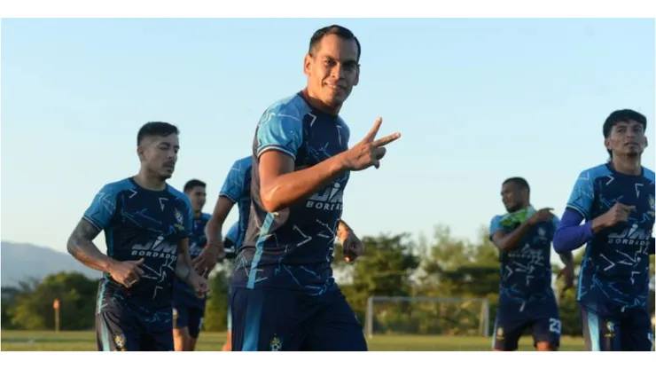 Luis Acuña, 10 de Jocoro