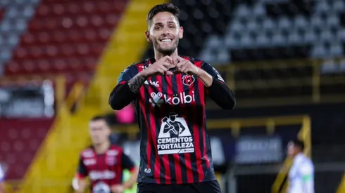 Jonathan Moya regresará a Alajuelense por un largo tiempo.