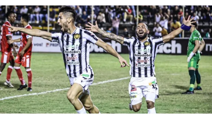 Jugadores de Diriangén festejan