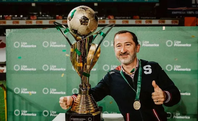 Juan Carlos Rojas celebró el tricampeonato y se acordó de Soto.