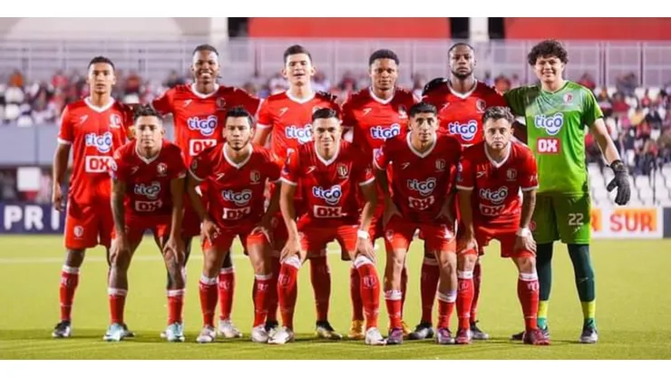 Equipo de Real Estelí posa para foto