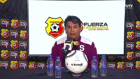 Vladimir Quesada se mostró molesto por lo que tuvo que vivir en el estadio de Heredinao.