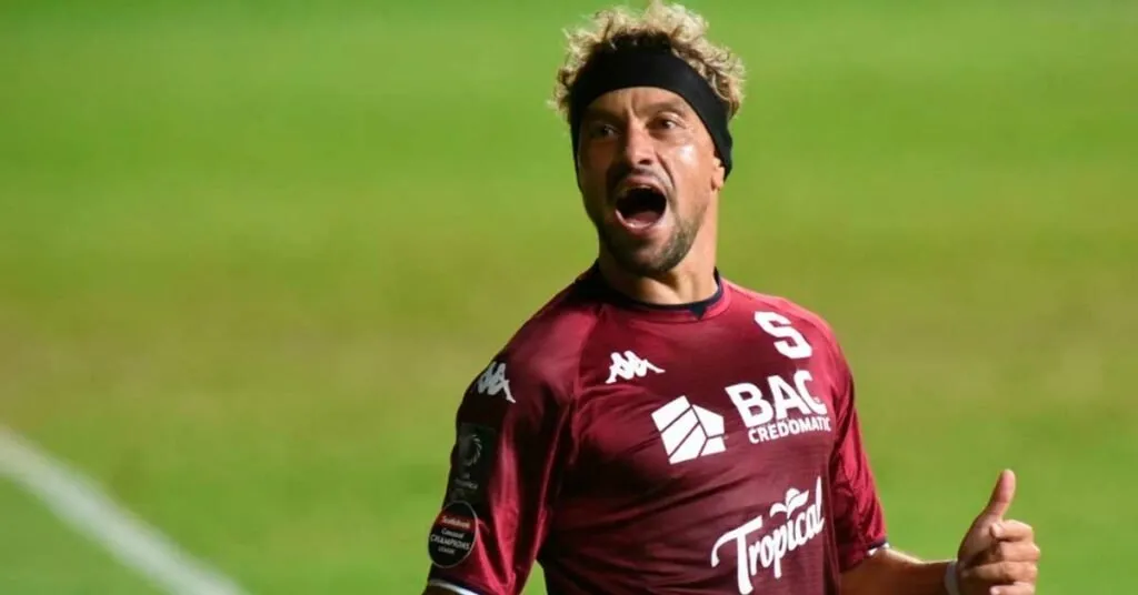 Christian Bolaños en el Deportivo Saprissa