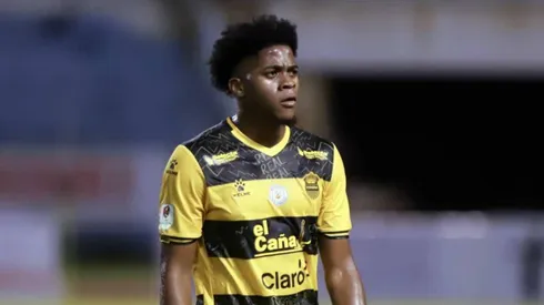 Exon Arzú jugando para Real España